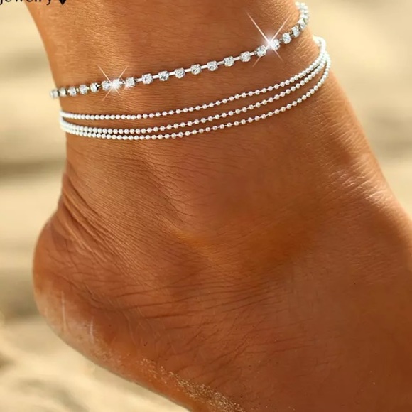 Jewelry - Silver Tone Rhinestone dainty Anklet